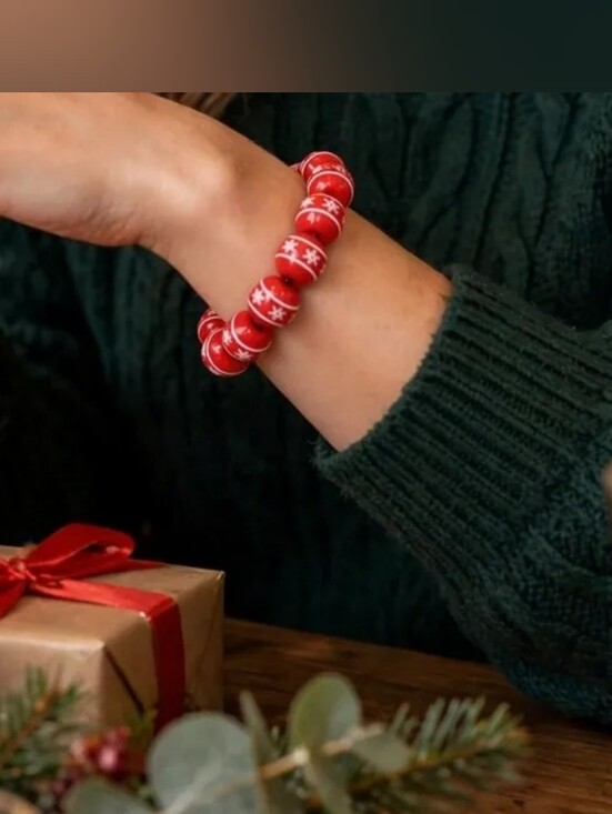 Source Unknown Other - Festive Red Holiday Bead Bracelet US Size 5.5